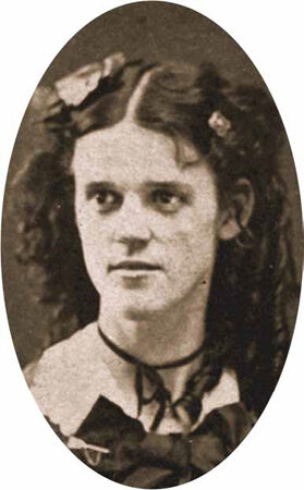 450 X 450  De Pauw Displays Portraits 2017  Final  Part1